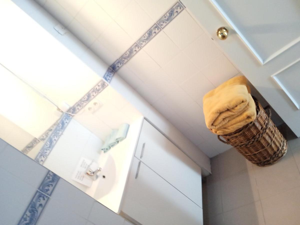Apartamento Casco Antiguo Exterior Unico En Segunda Planta En Un Edificio De De Dos Plantas Sevilla Eksteriør bilde